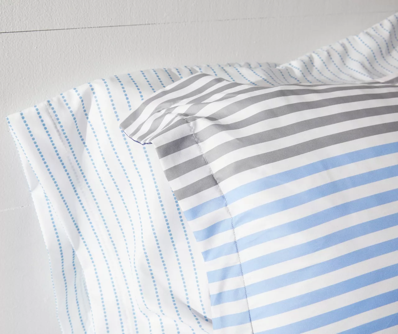 Blue & Red Stripe Microfiber King 9-Piece Bed-in-a-Bag Set - Image 5